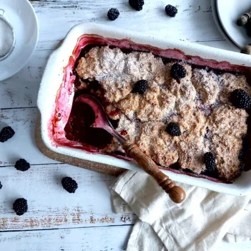 Easy Fresh Blackberry Cobbler Recipe (Old-Fashioned)