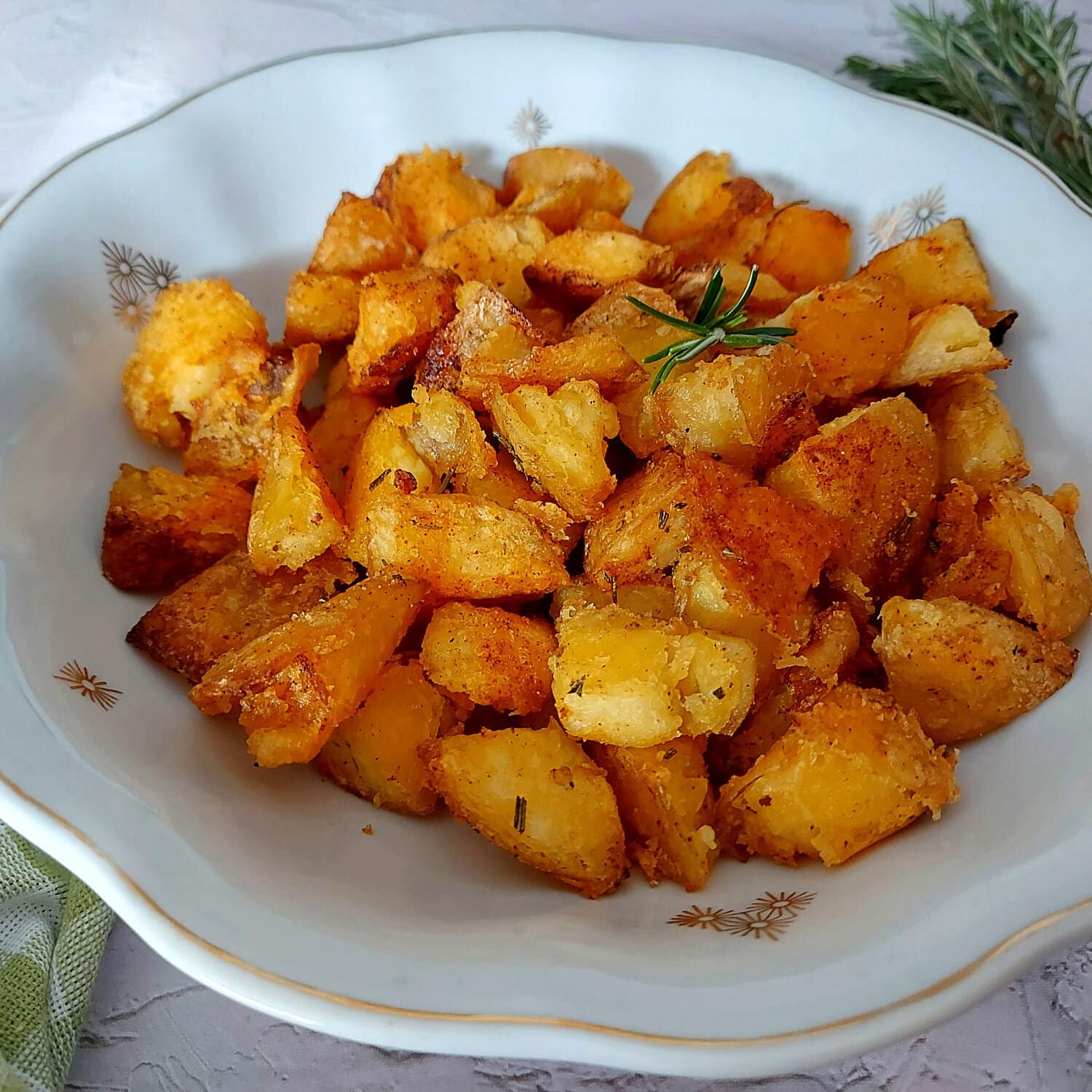 ROAST POTATOES WITH ROSEMARY AND GARLIC