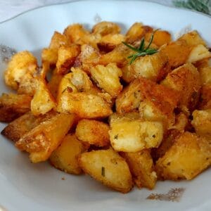 ROAST POTATOES WITH ROSEMARY AND GARLIC