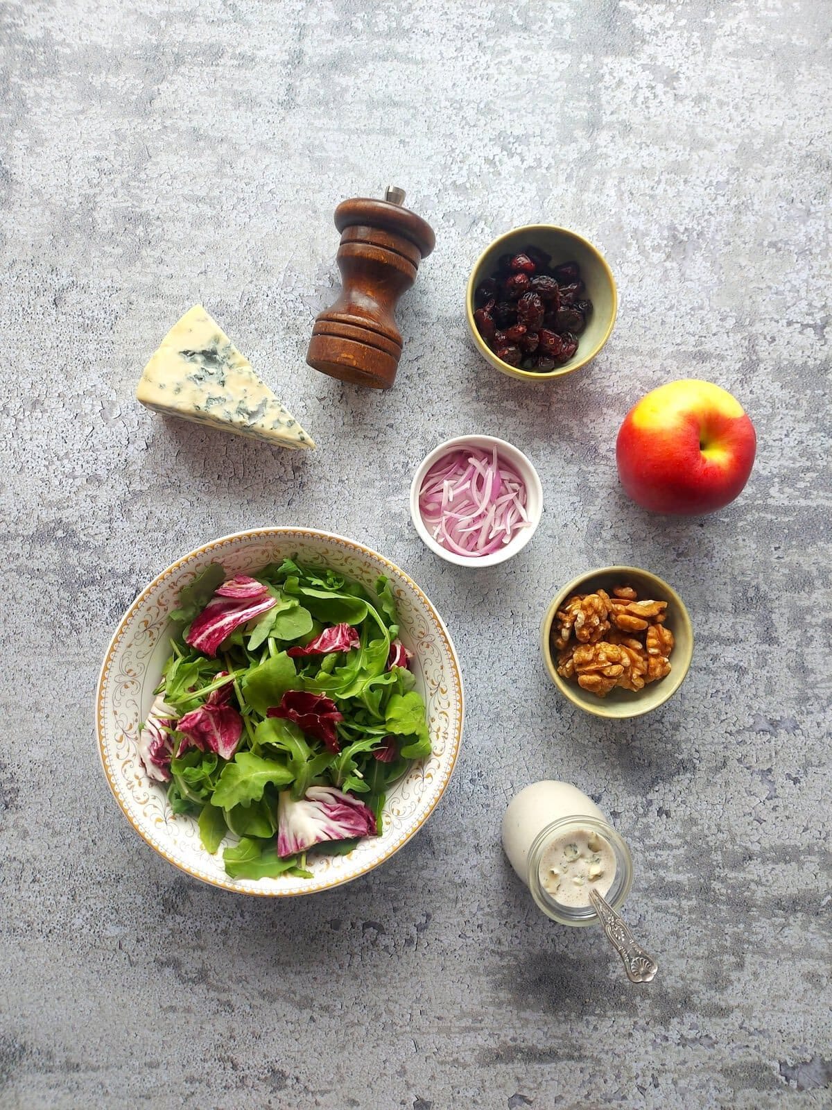 Ingredients for this blue cheese walnut salad