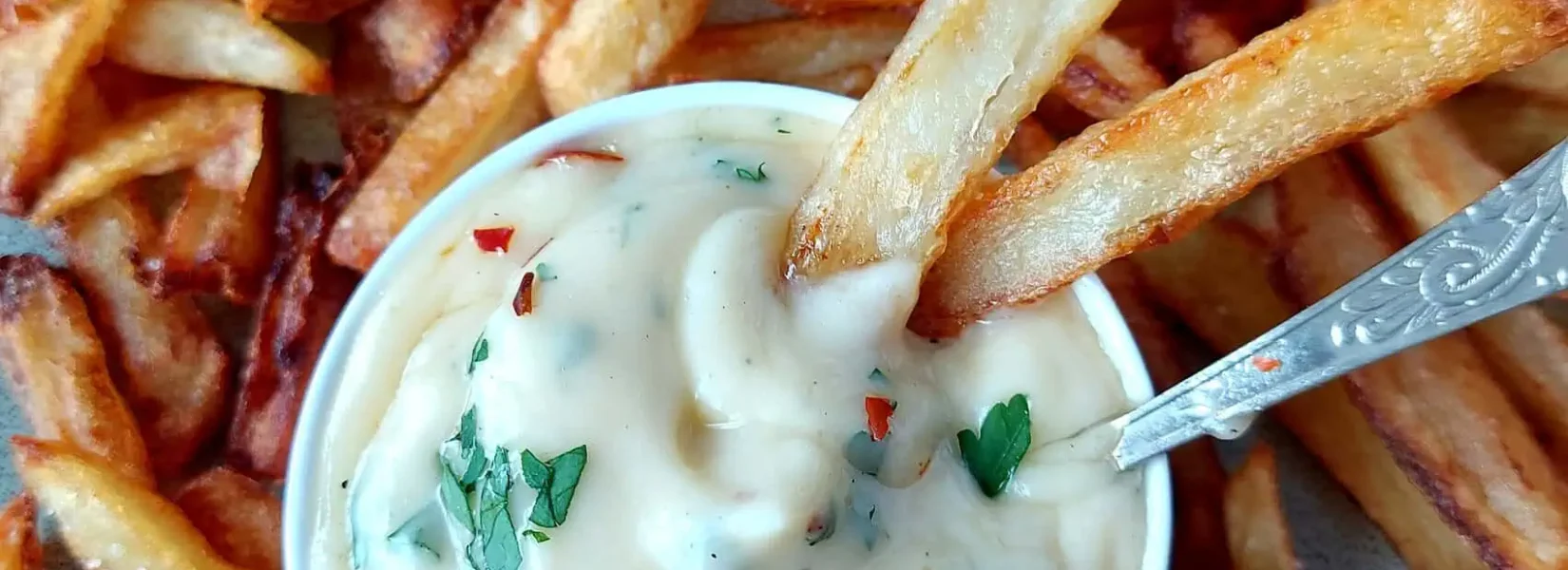 Homemade Garlic Aioli Sauce Recipe (3 Ingredients!)